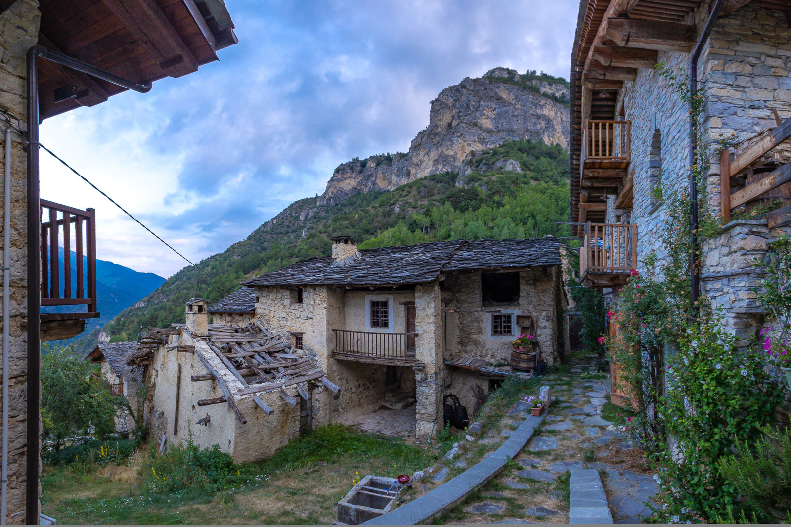 Valle Maira, Macra, Camoglieres