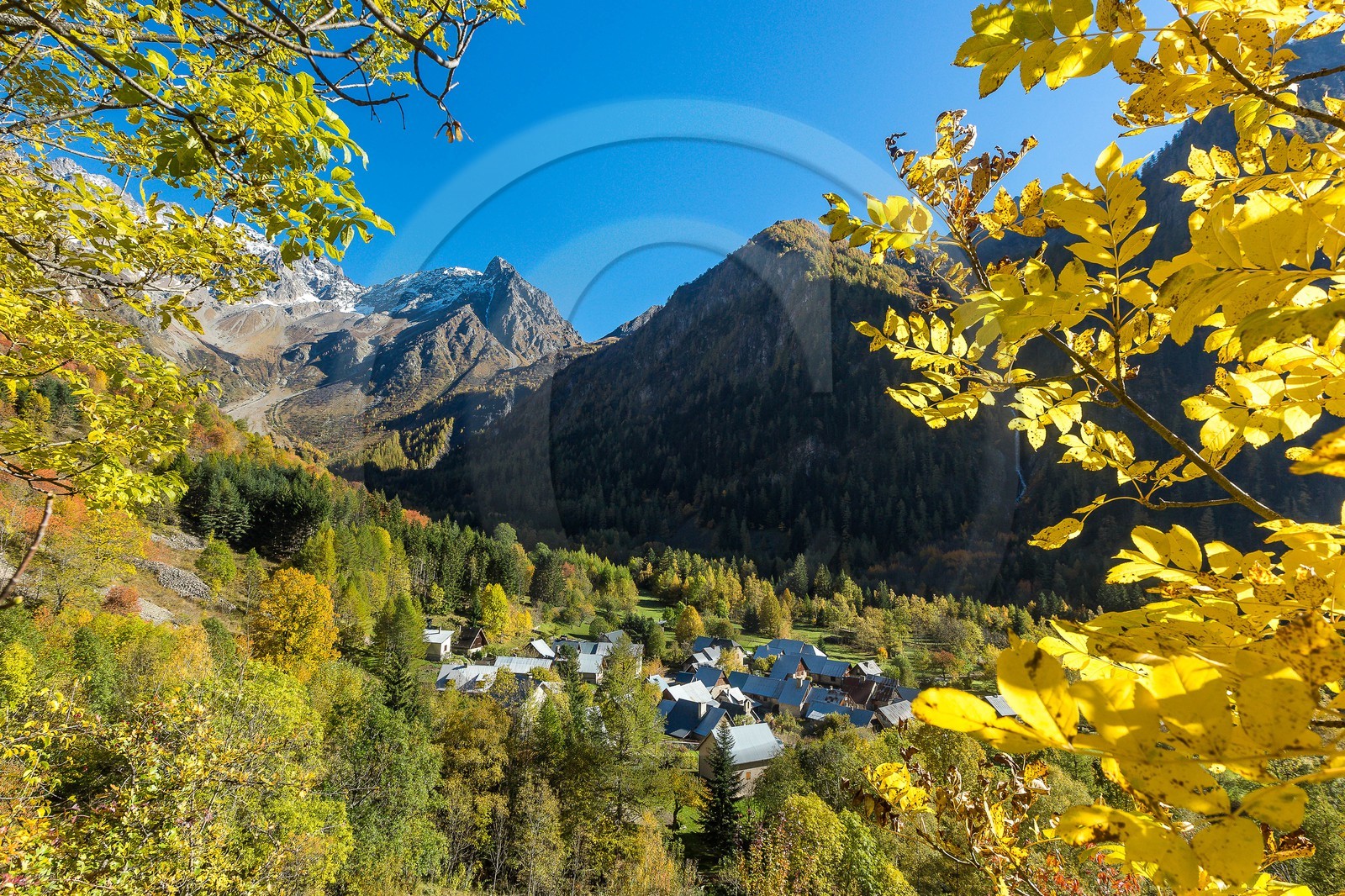 Vallée du Béranger village de Valjouffrey, hameau de Valsenestre