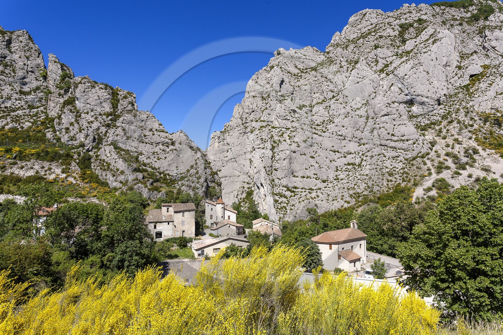 vallée du Buëch, village de Sigottier