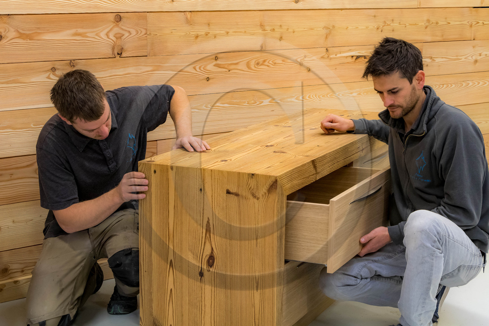 Atelier Monts & Merveilles, Clément Goudet, Compagnon Menuisier Ebéniste et Maxime Cuvelot responsable d'atelier Atelier Monts & Merveilles, Clément Goudet, Compagnon Menuisier Ebéniste et Maxime Cuvelot responsable d'atelier
