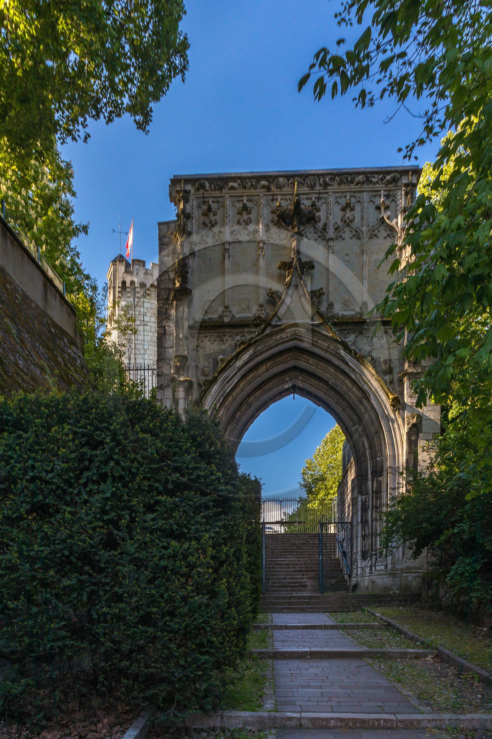 Château des ducs de Savoie, porte de l'esplanade