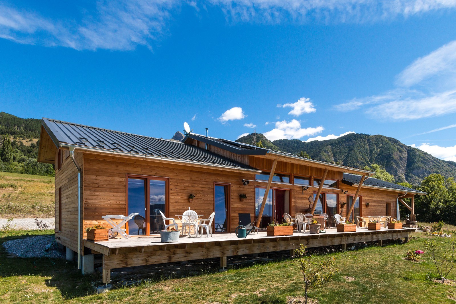 Constructeur de maison en paille