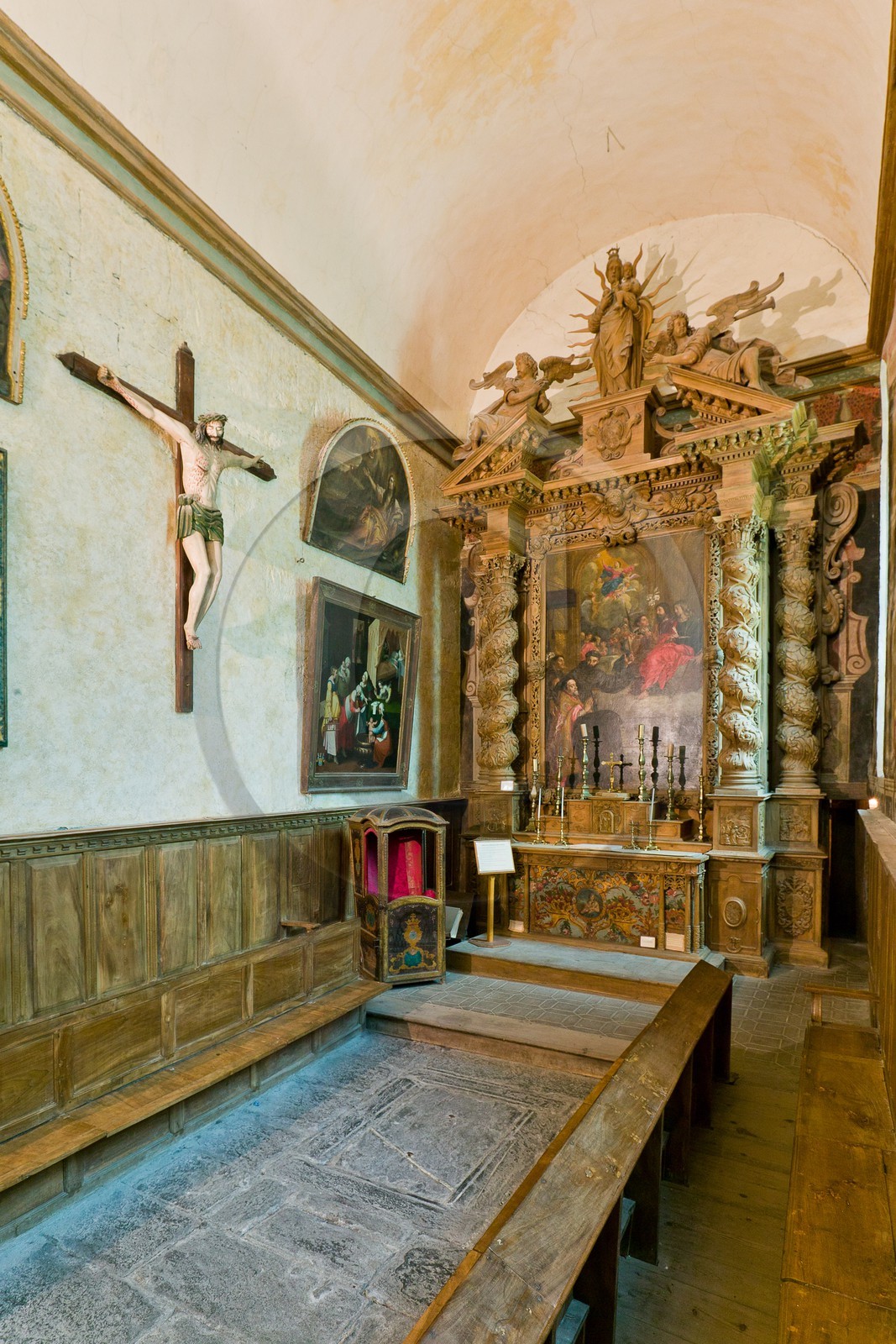 Embrun, Cathédrale Notre-Dame du Réal, musée d'art sacré, un des plus beaux trésors religieux de France Embrun, Cathédrale Notre-Dame du Réal, musée d'art sacré, un des plus beaux trésors religieux de France