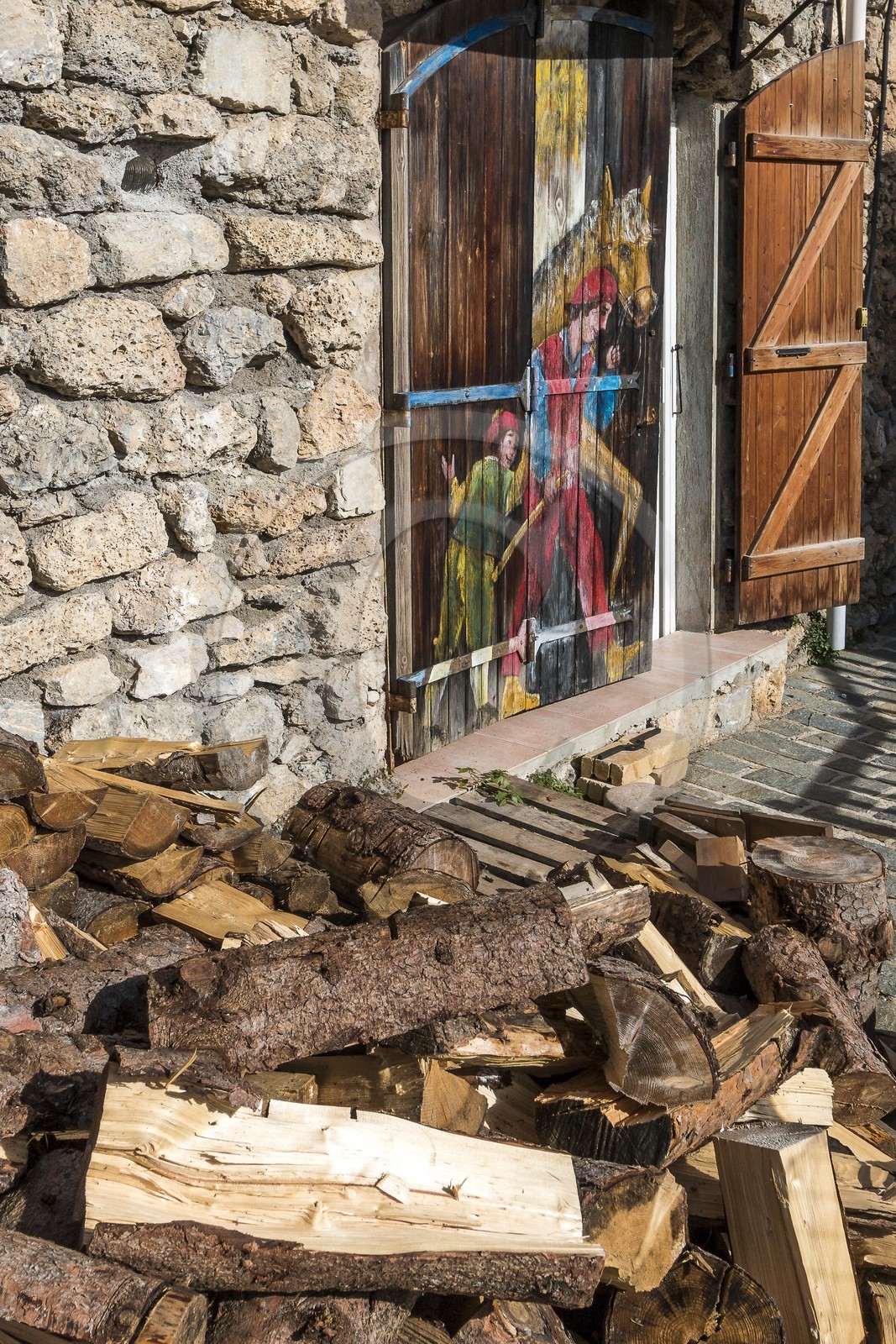 Vallée de la Tinée, Roubion, portes peintes