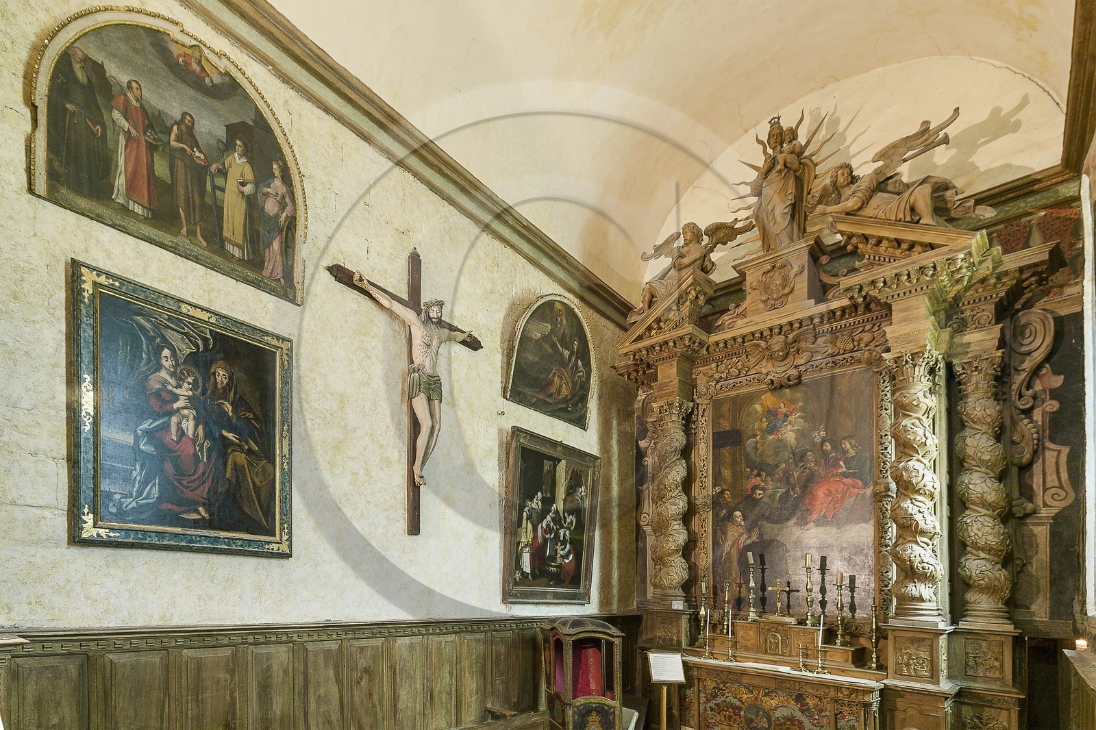 Embrun, Cathédrale Notre-Dame du Réal, musée d'art sacré, un des plus beaux trésors religieux de France Embrun, Cathédrale Notre-Dame du Réal, musée d'art sacré, un des plus beaux trésors religieux de France