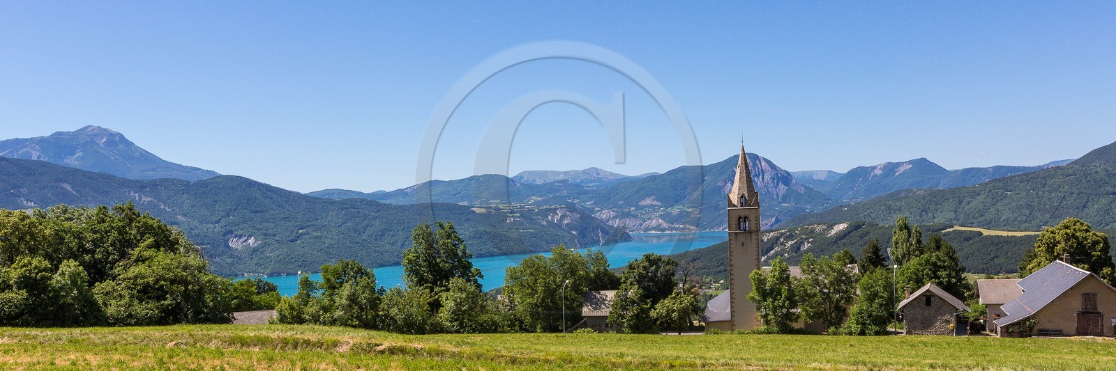 Pays de Serre-Ponçon, village de Prunières