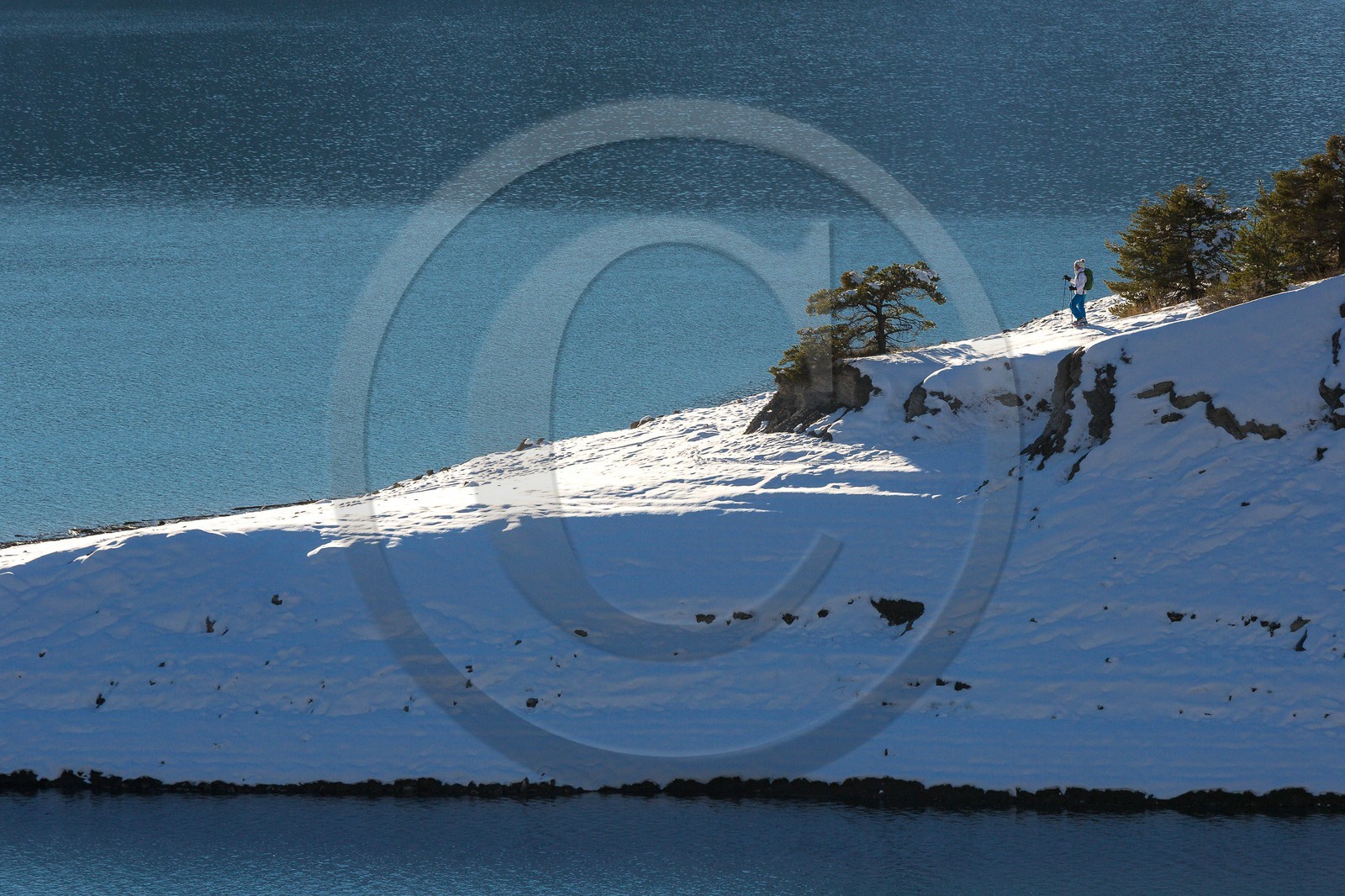 Lac de Serre-Ponçon, vallée de l'Ubaye Lac de Serre-Ponçon, vallée de l'Ubaye