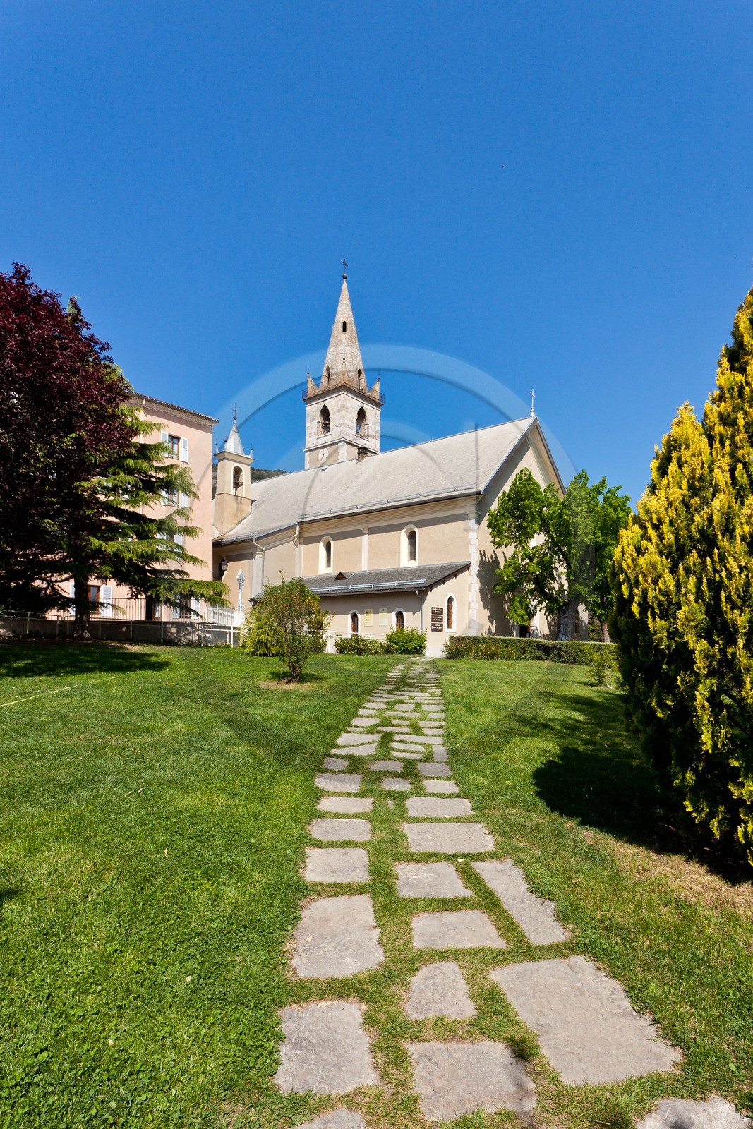 Sanctuaire de Notre-Dame du Laus, la basilique