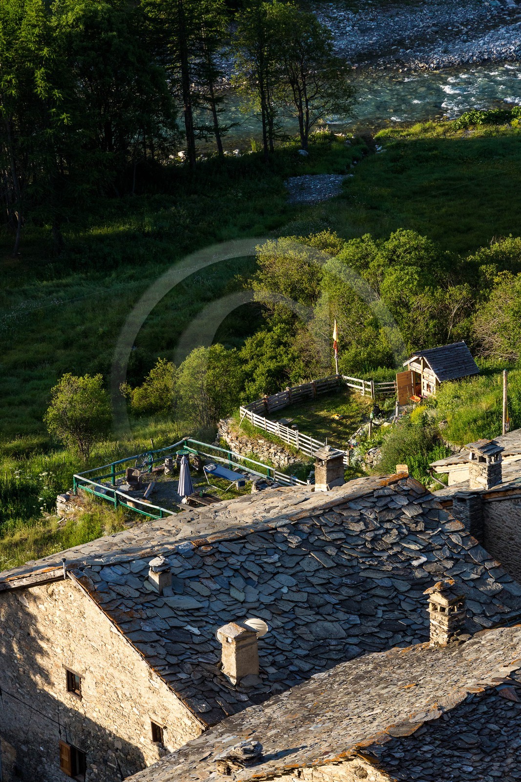 Saint-Paul-sur-Ubaye, hameau Maurin, Maljasset, toiture en lauze