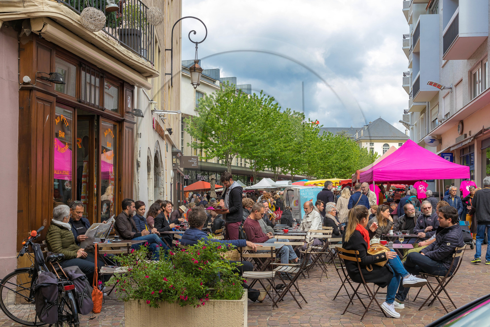 Chambéry, au Petit bar du Marché