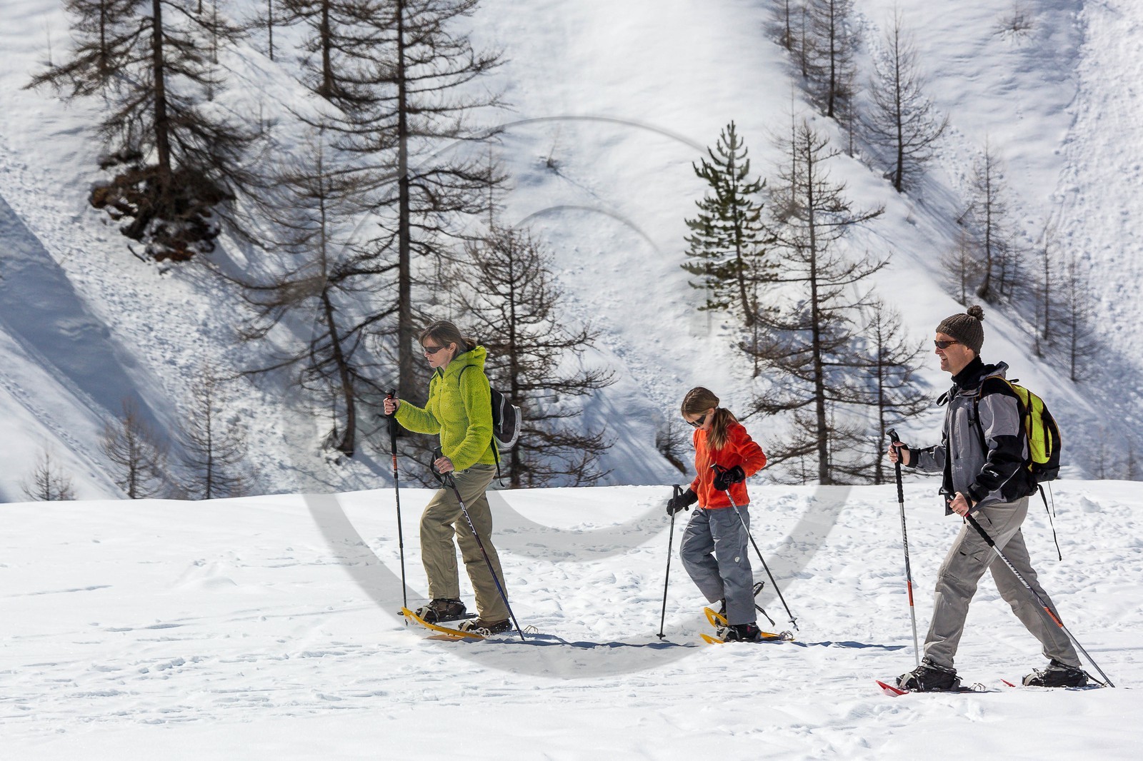 Crévoux, randonnée famille en raquettes à neige