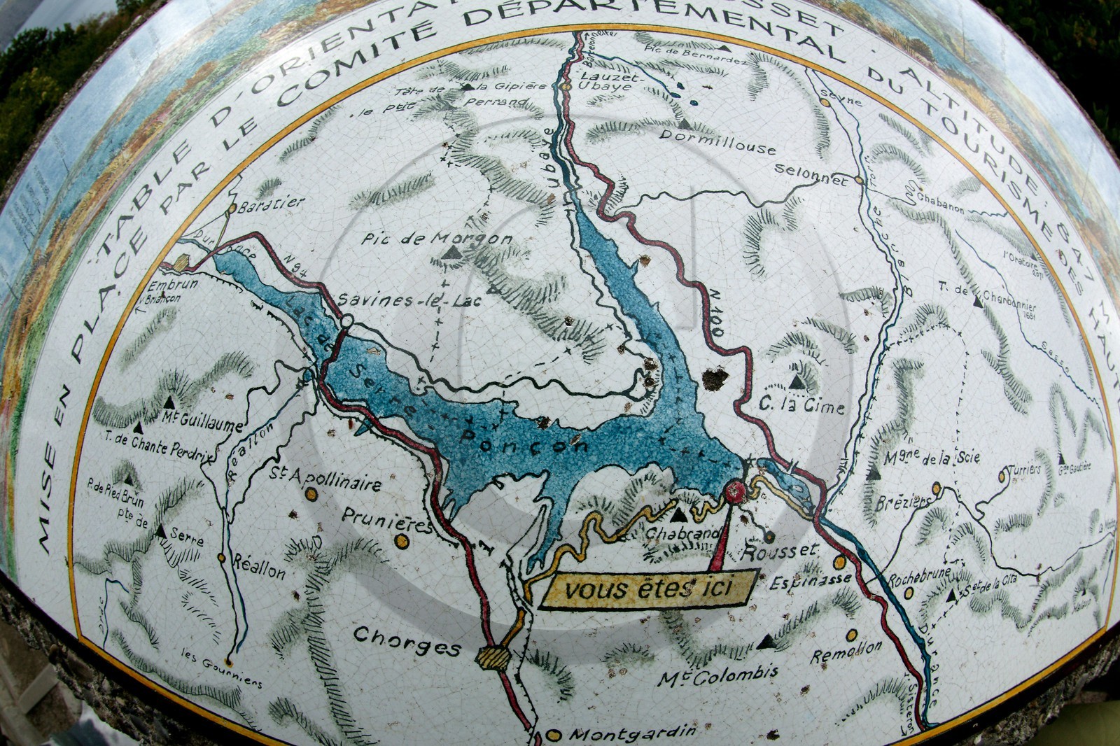 Lac de Serre-Ponçon, table d'orientation Lac de Serre-Ponçon, table d'orientation