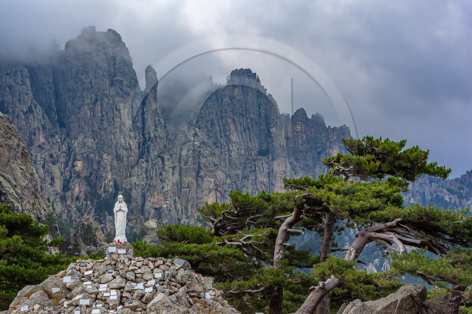 Les Aiguilles de Bavella (forchi di Bavedda ), Notre dame des neiges