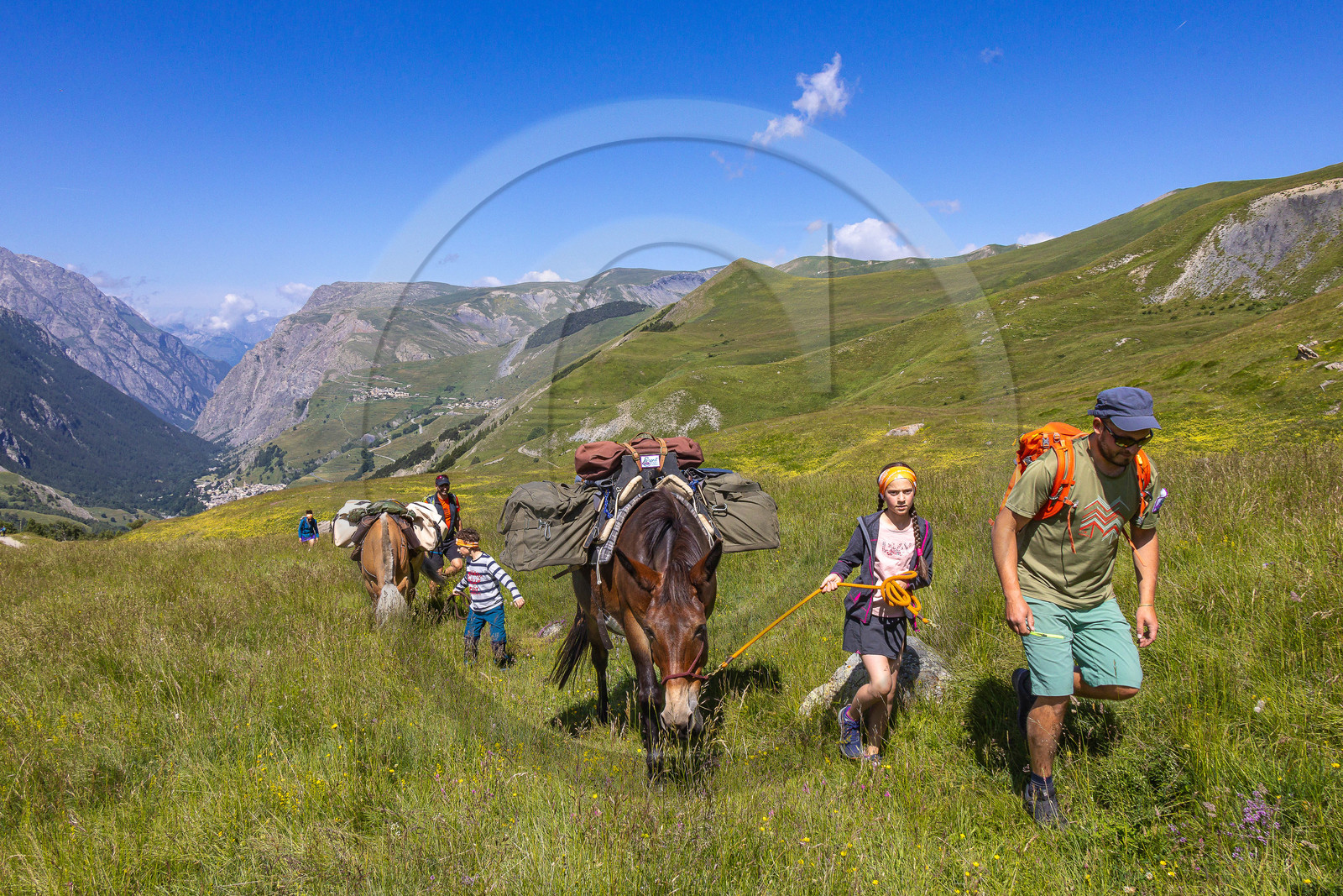 Trek famille avec animaux de bats