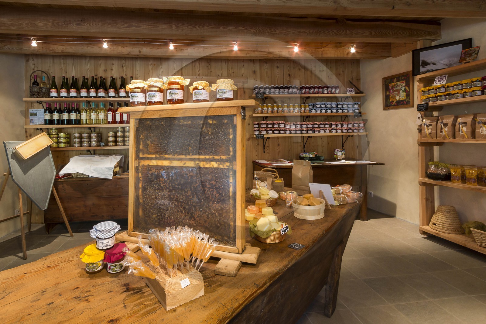 Vallée du Champsaur, Gaëlle et Jimmy Bertrand-Pellisson, apiculteurs