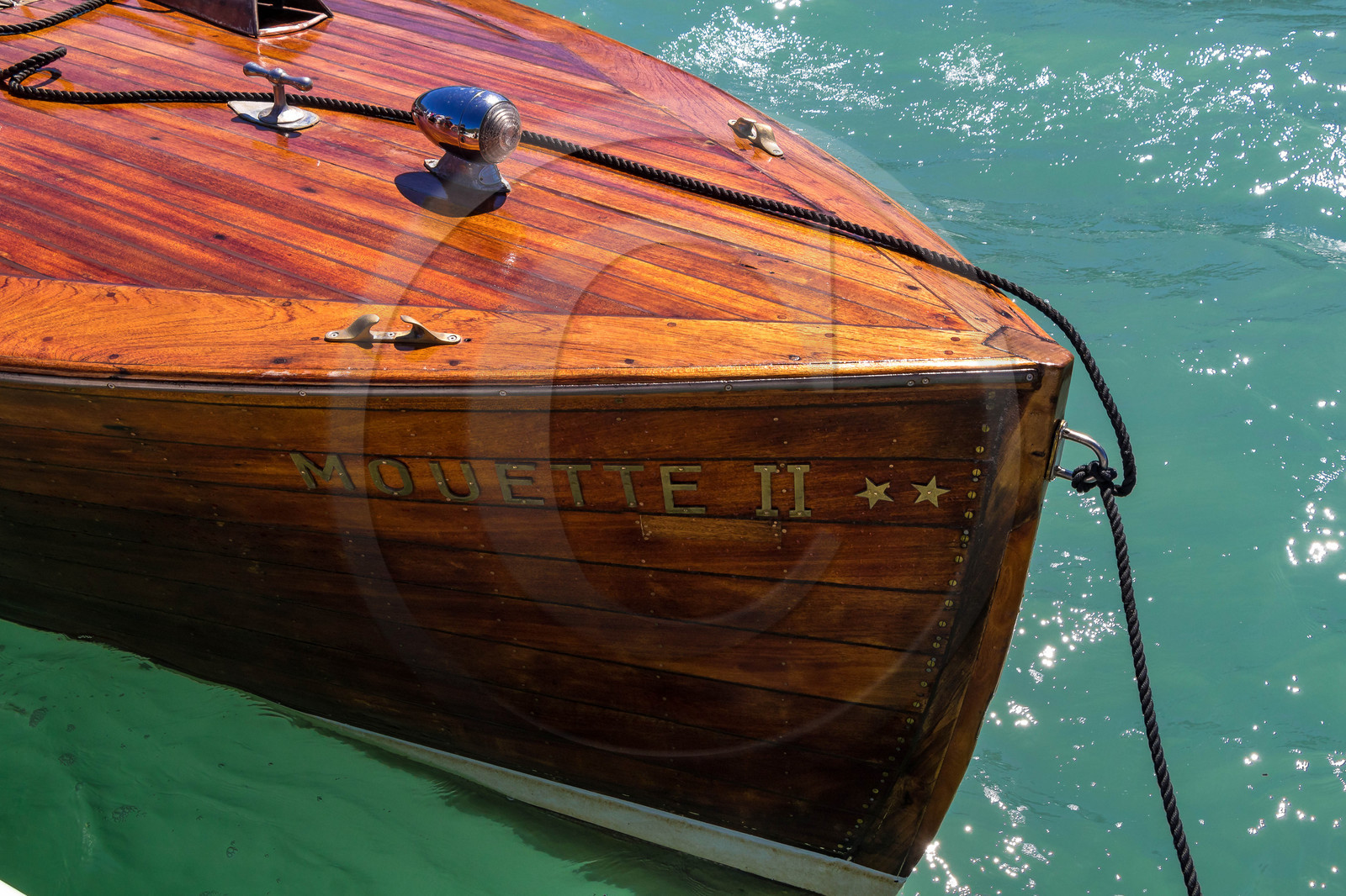 Out Emotion, croisière en vedette en acajou