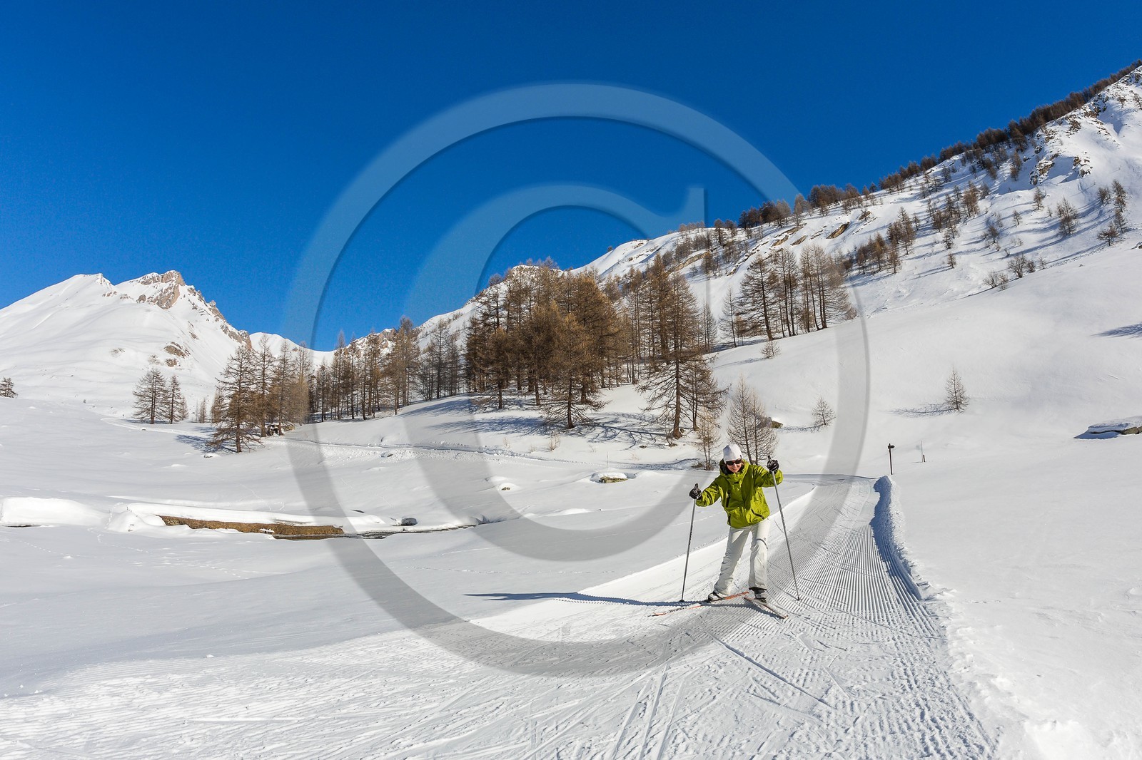Larche, col de Larche, ski de fond dans le vallon du Lauzanier