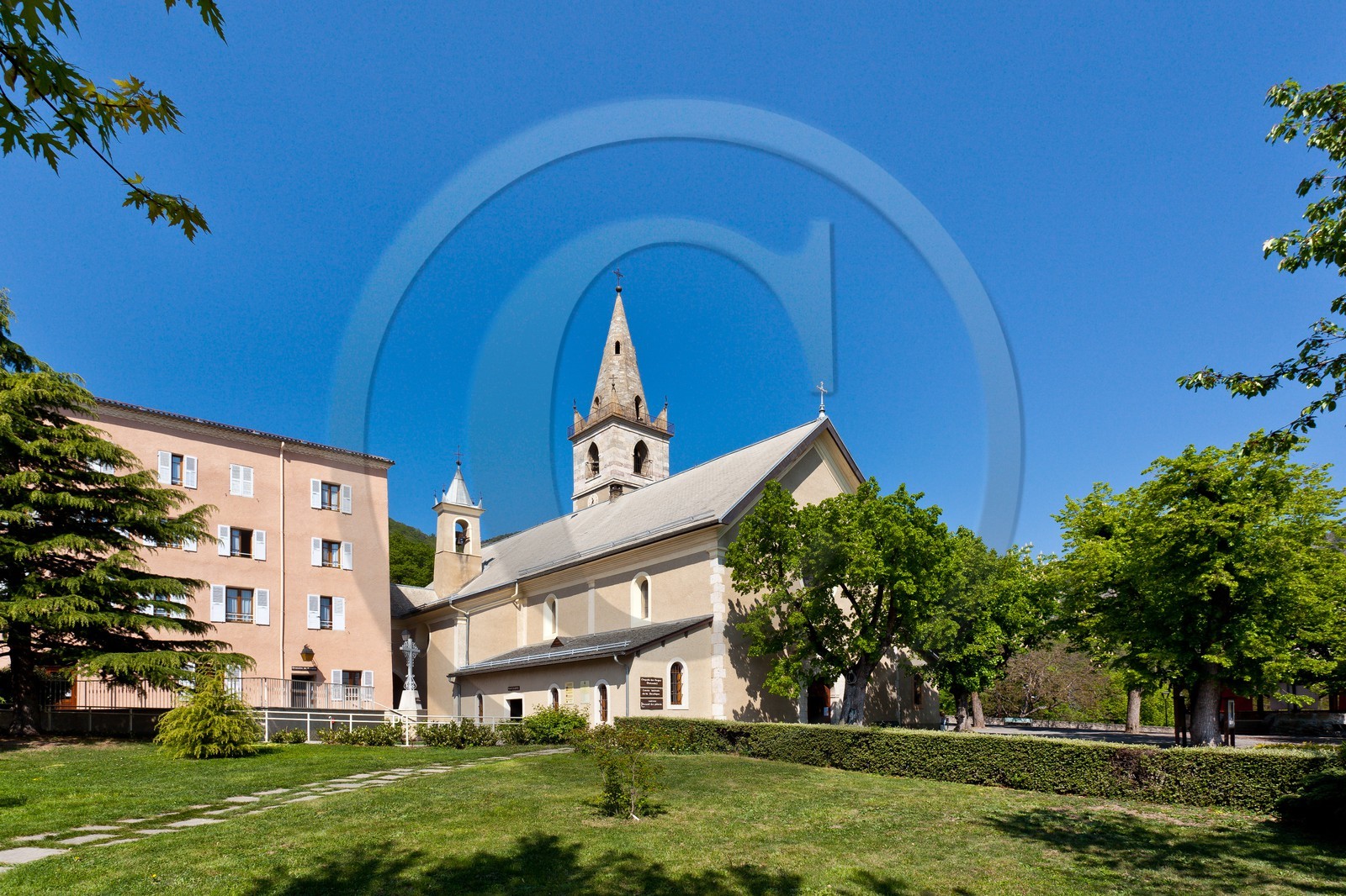 Sanctuaire de NotreDame du Laus, la basilique Photothèque Photos