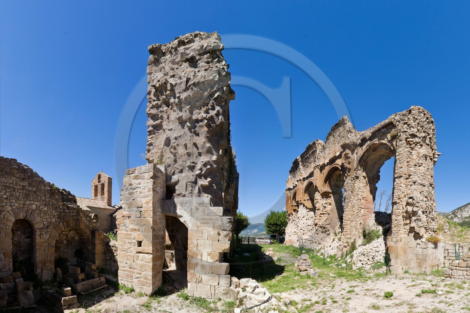 Saint-André de Rosans, Prieuré fondé par l'ordre de Cluny au Xème siècle