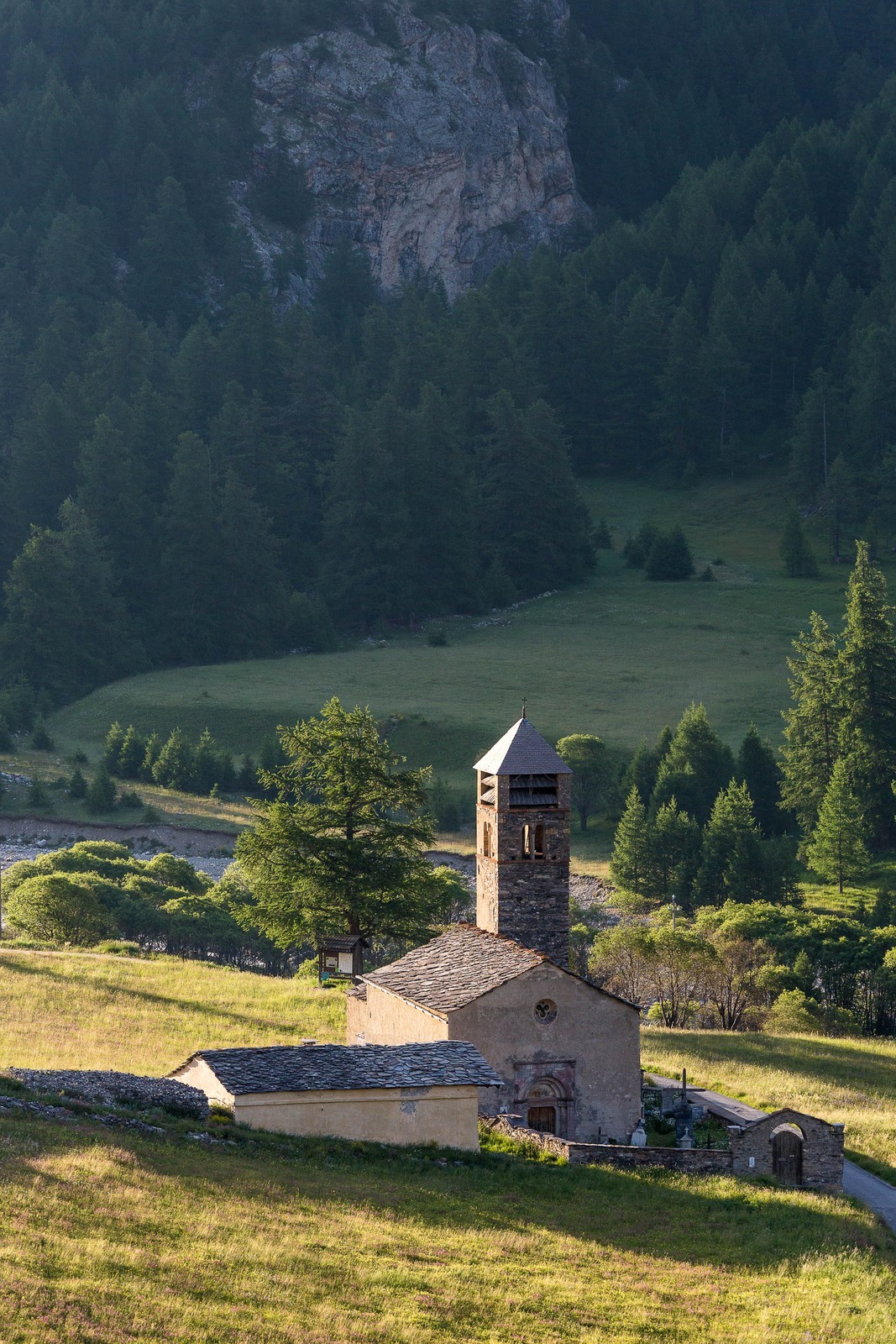 Saint-Paul-sur-Ubaye, Église Saint-Antoine-du-Désert de Maurin
