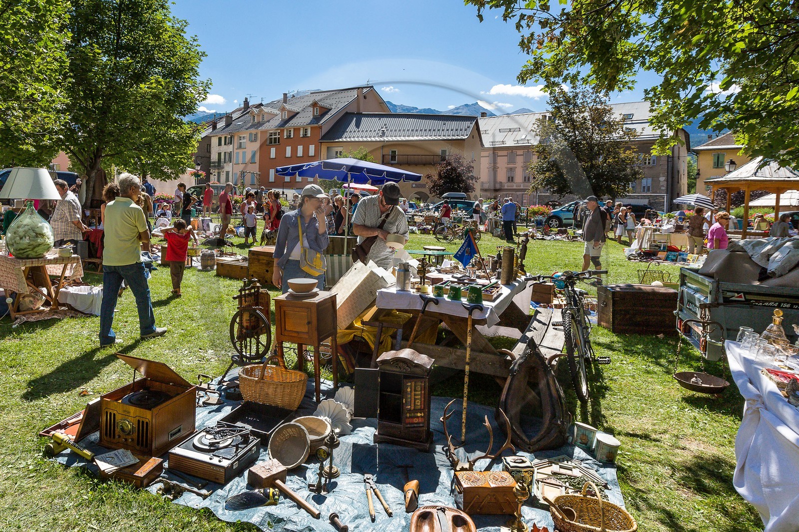Jausiers, foire brocante vide-grenier